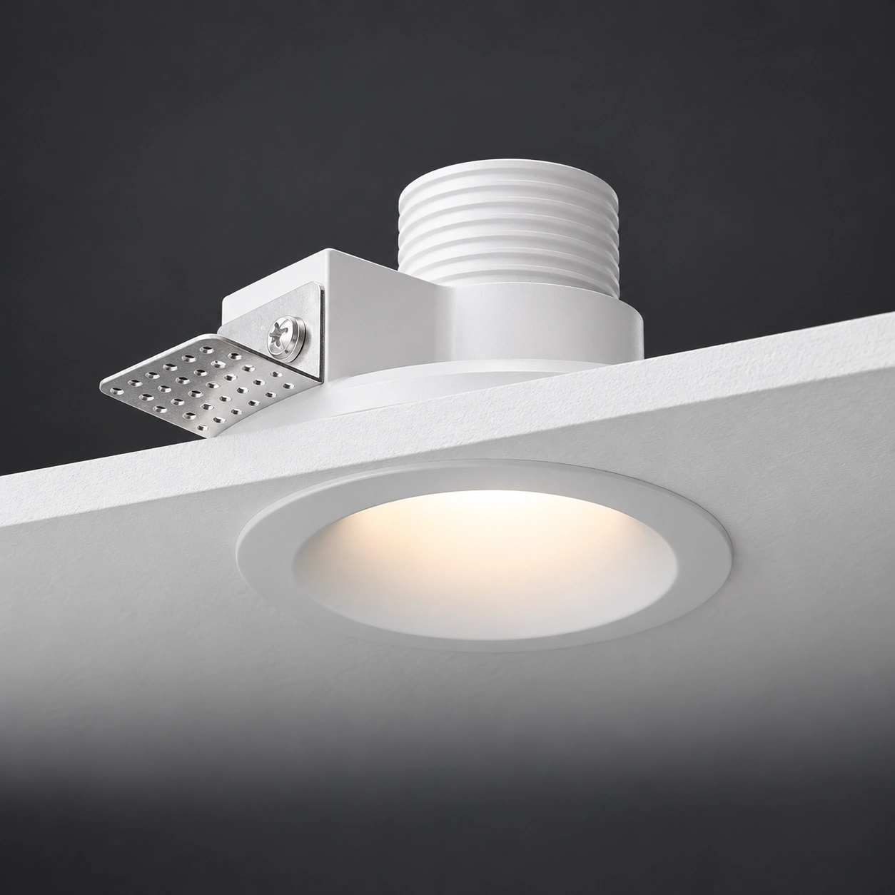 Downlight cu inel din ipsos și modul detașabil